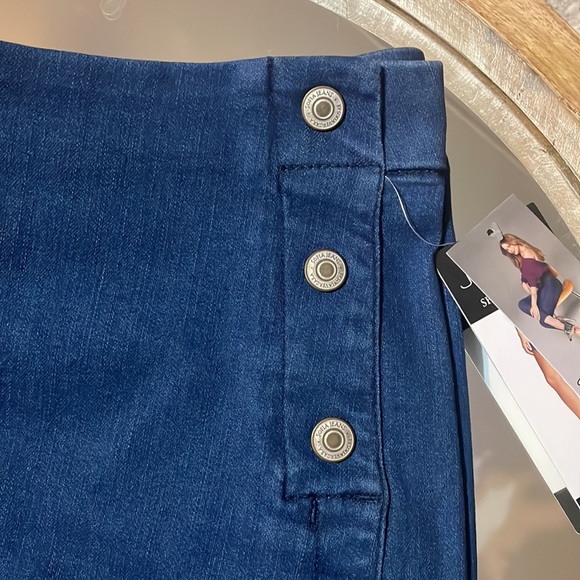 NWT Sofia Vergara Pull On Sailor Shorts - Picture 3 of 12